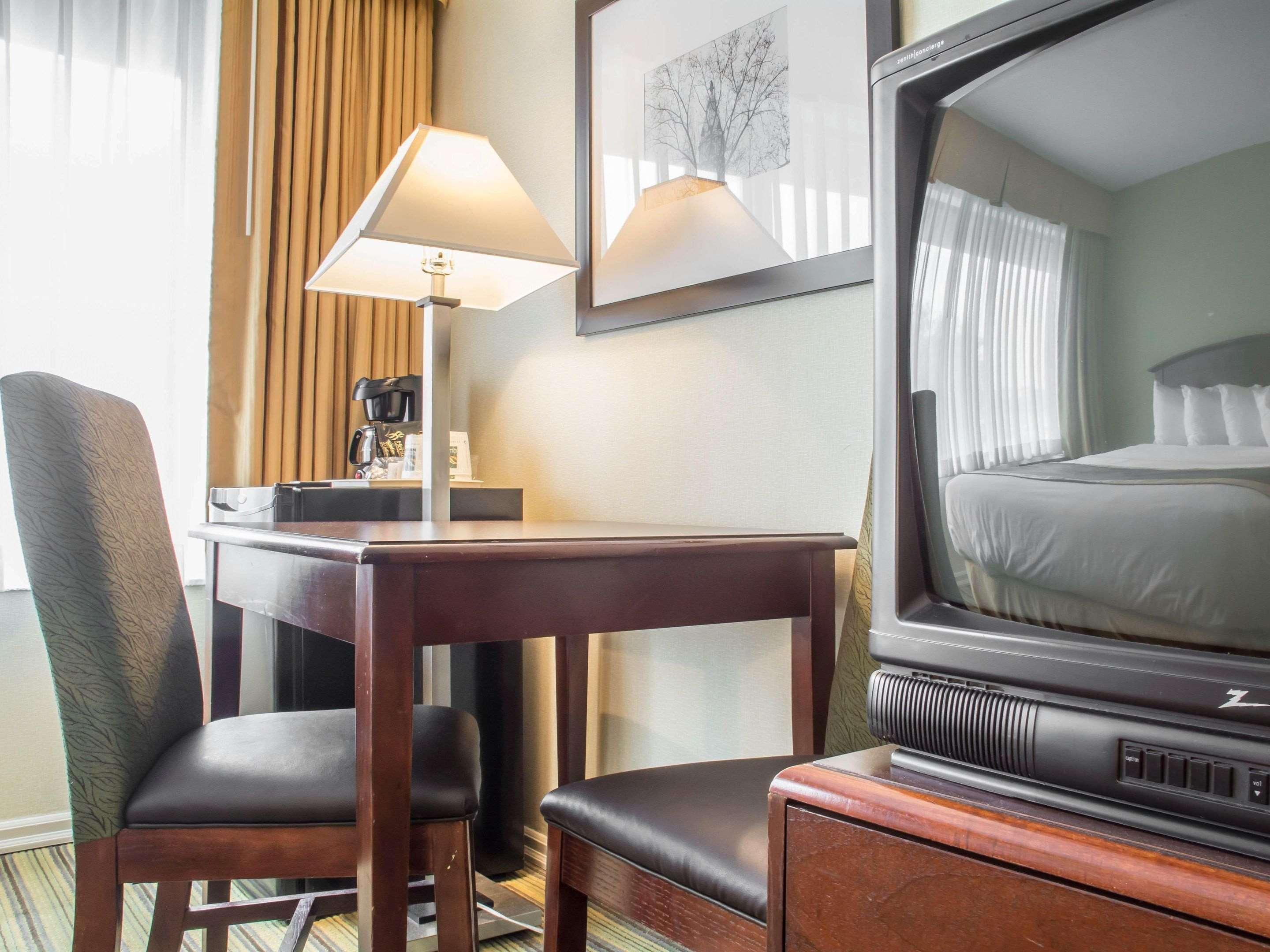 Quality Inn Пітерборо Екстер'єр фото