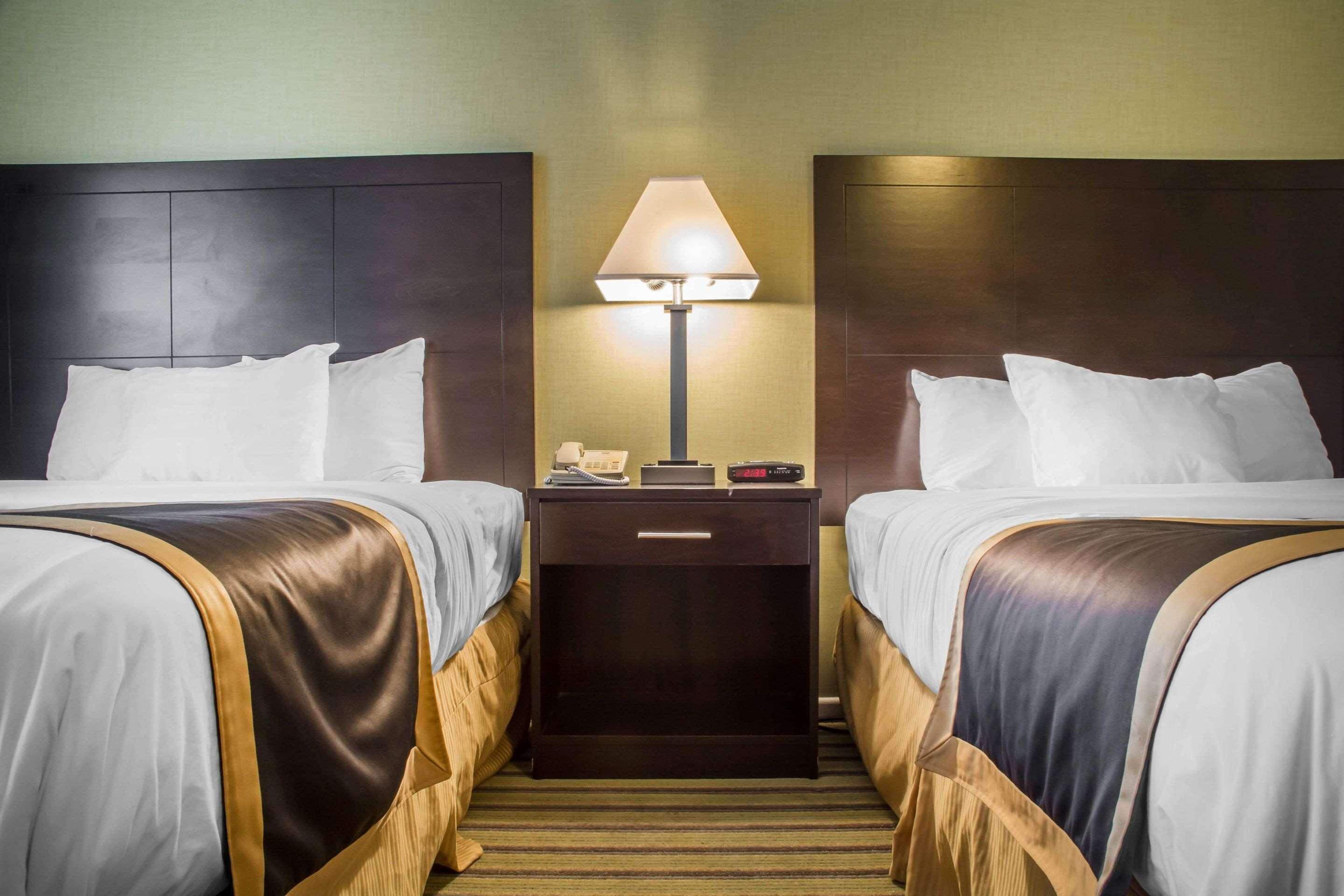 Quality Inn Пітерборо Екстер'єр фото