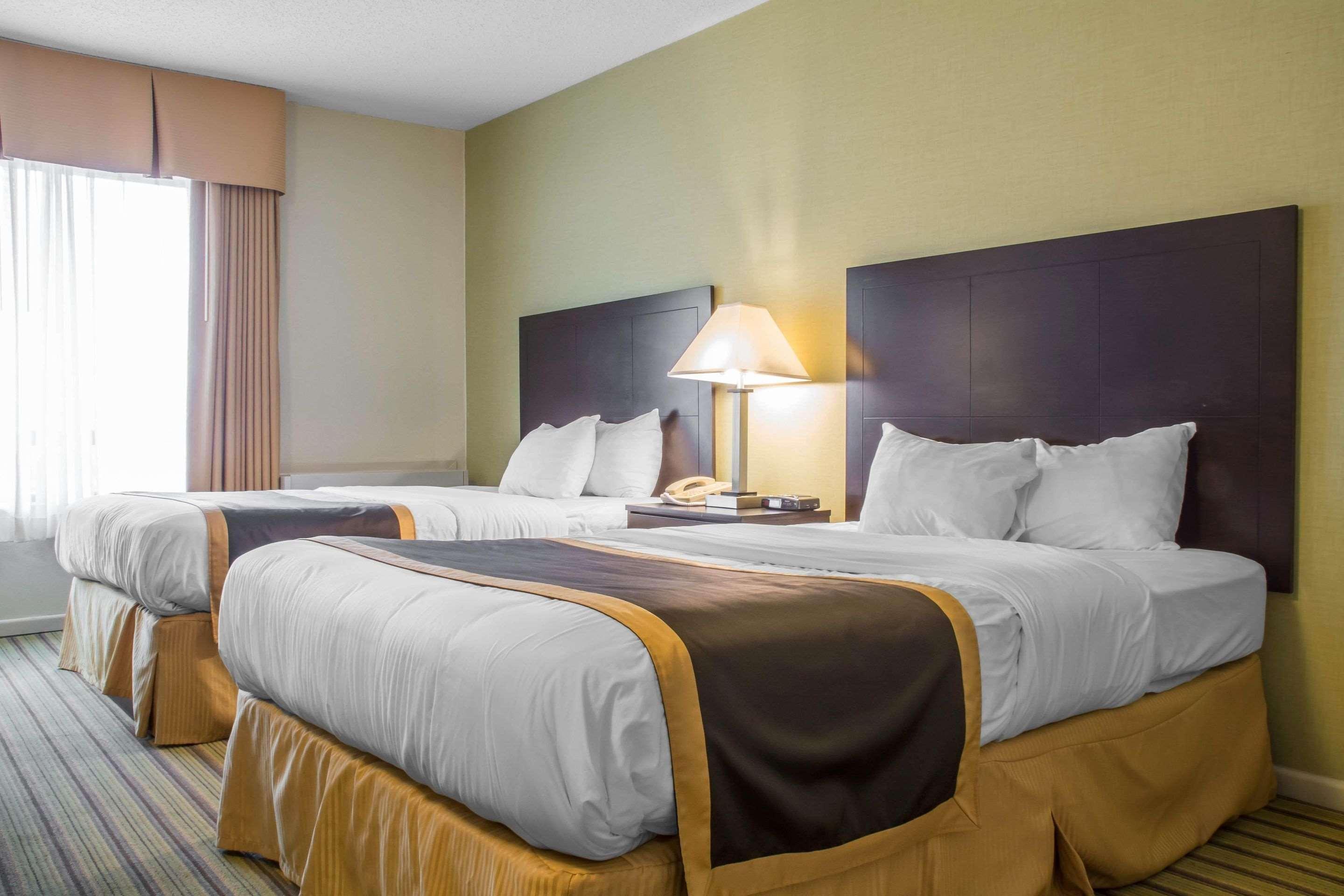 Quality Inn Пітерборо Екстер'єр фото