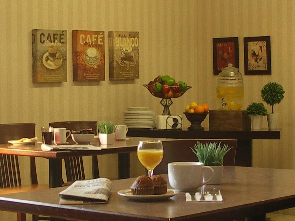 Quality Inn Пітерборо Екстер'єр фото