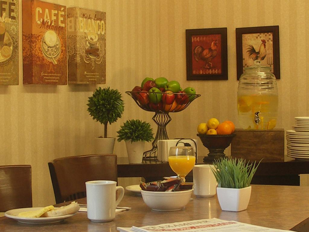 Quality Inn Пітерборо Екстер'єр фото
