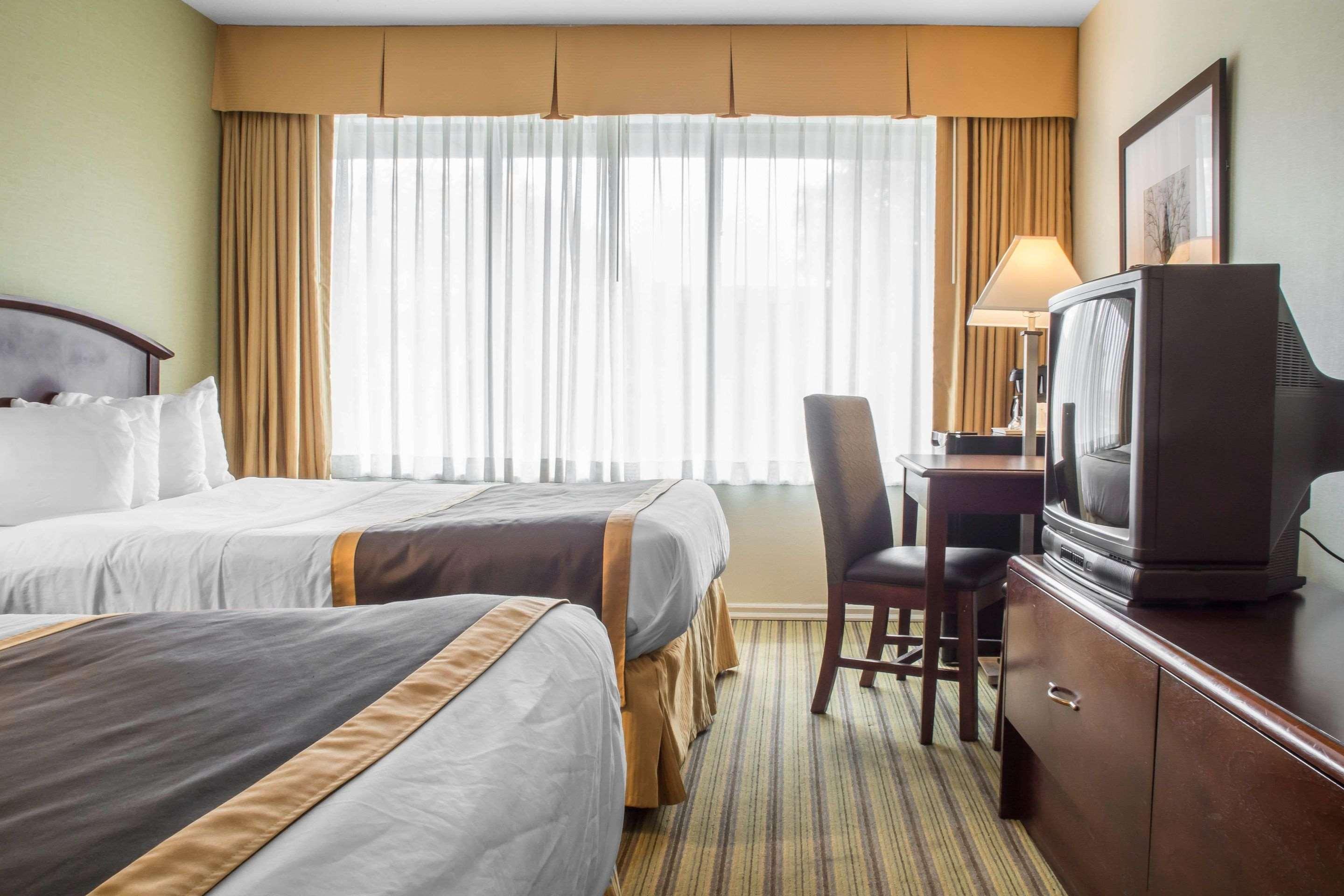 Quality Inn Пітерборо Екстер'єр фото