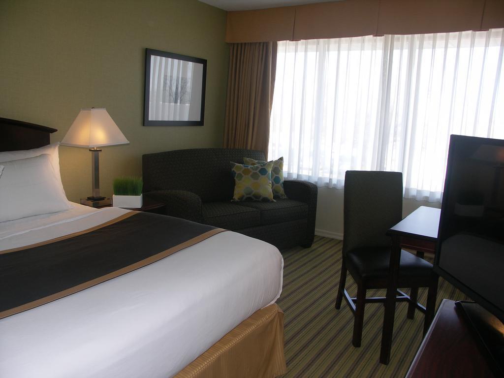 Quality Inn Пітерборо Екстер'єр фото