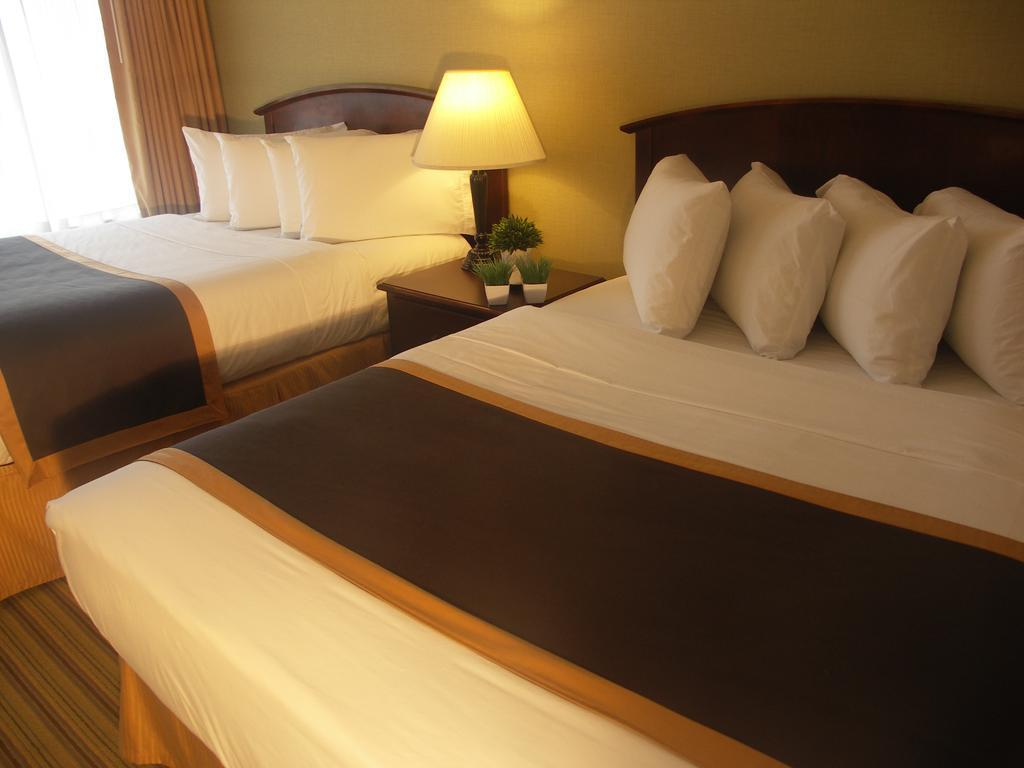 Quality Inn Пітерборо Екстер'єр фото