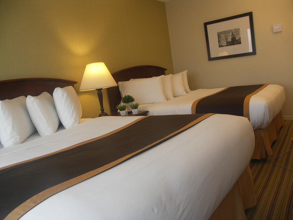 Quality Inn Пітерборо Екстер'єр фото