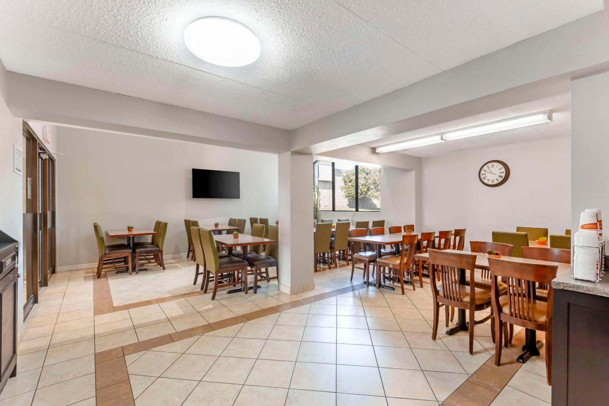 Quality Inn Пітерборо Екстер'єр фото