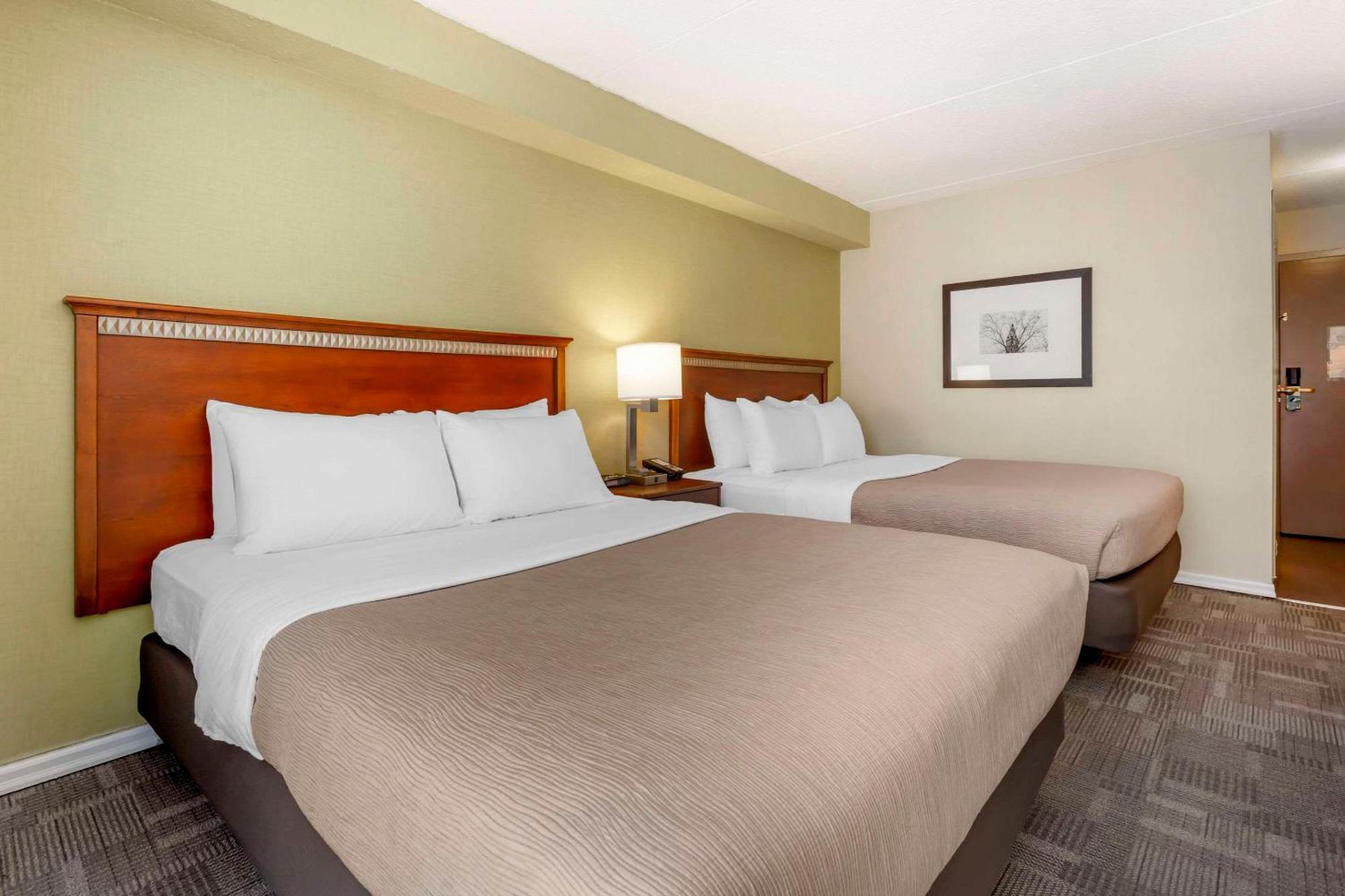 Quality Inn Пітерборо Екстер'єр фото