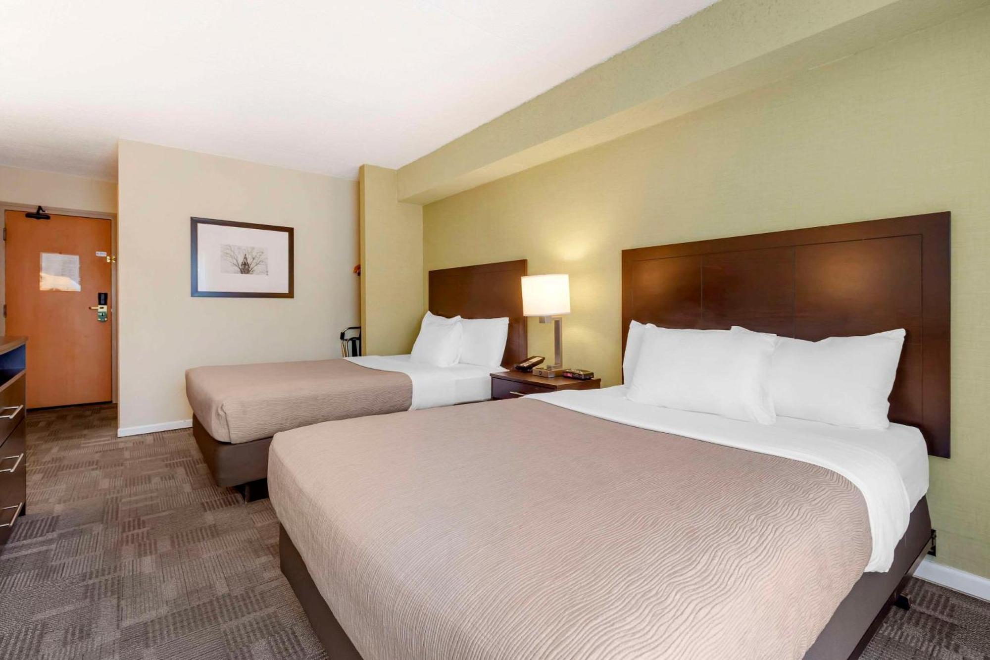 Quality Inn Пітерборо Екстер'єр фото