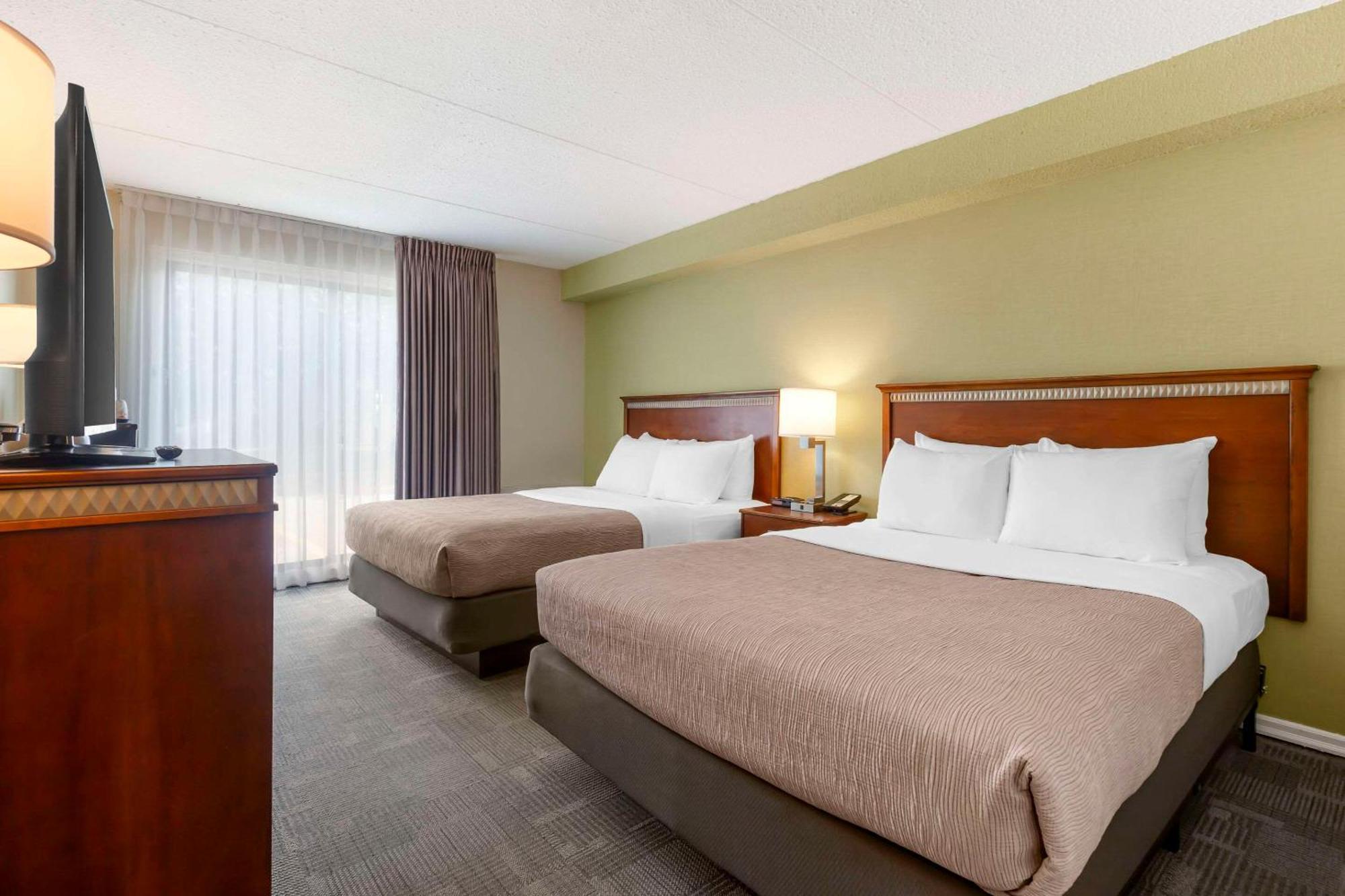 Quality Inn Пітерборо Екстер'єр фото