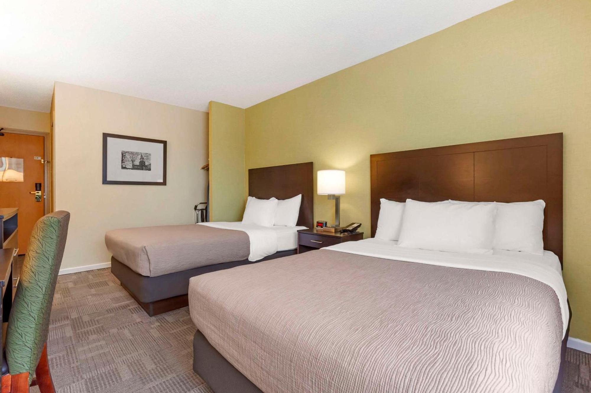 Quality Inn Пітерборо Екстер'єр фото