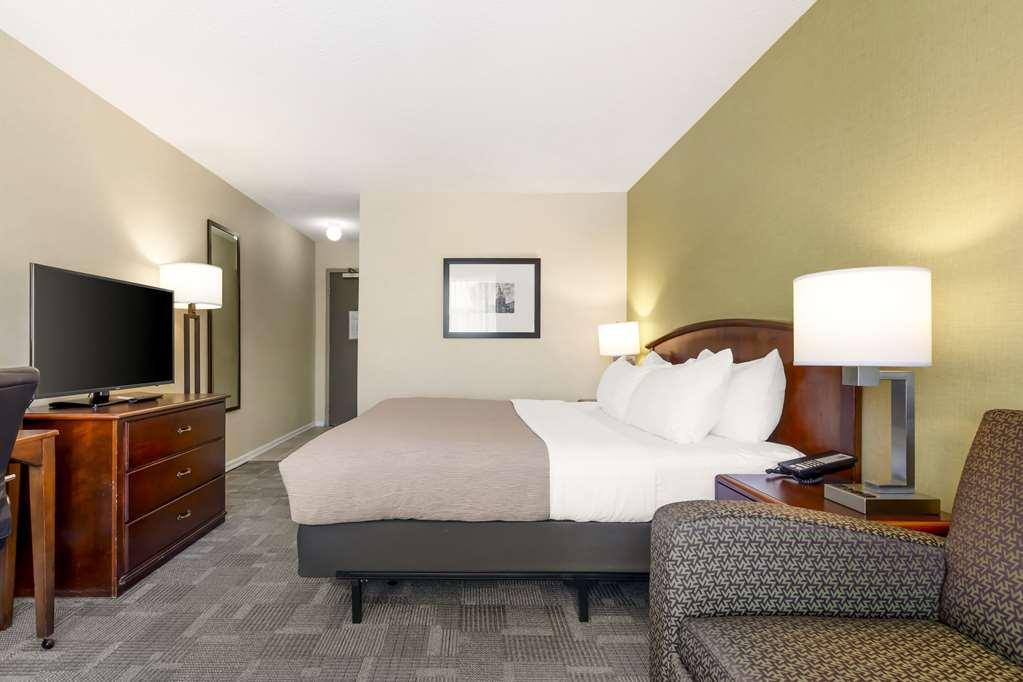 Quality Inn Пітерборо Номер фото